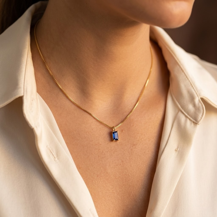 Collier Minimaliste en Or et Saphir — Groumia