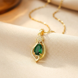 Collier Pendentif Goutte d'Eau en Émeraude Dorée — Groumia