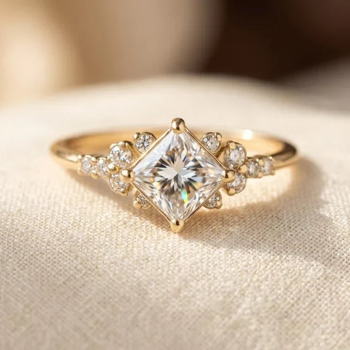 Bague Solitaire Carrée en Or — Groumia