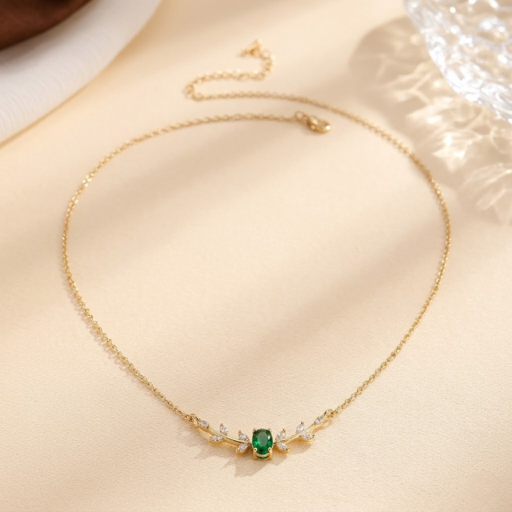 Collier Minimaliste en Or et Émeraude — Groumia