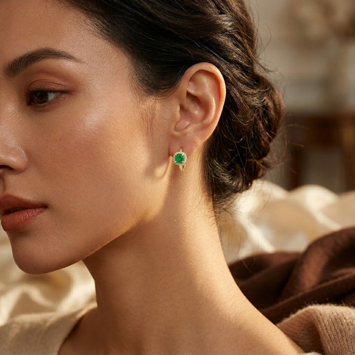 Boucles d'oreilles créoles en or et émeraude — Groumia