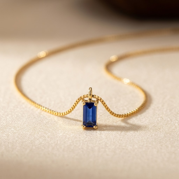 Collier Minimaliste en Or et Saphir — Groumia