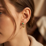 Boucles d'oreilles créoles en or avec accents en émeraude — Groumia