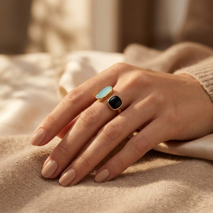 Bague ouverte en or à deux pierres — Groumia