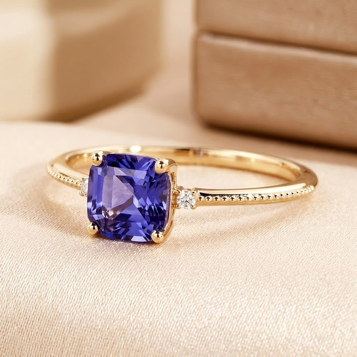 Bague Solitaire en Or et Améthyste — Groumia