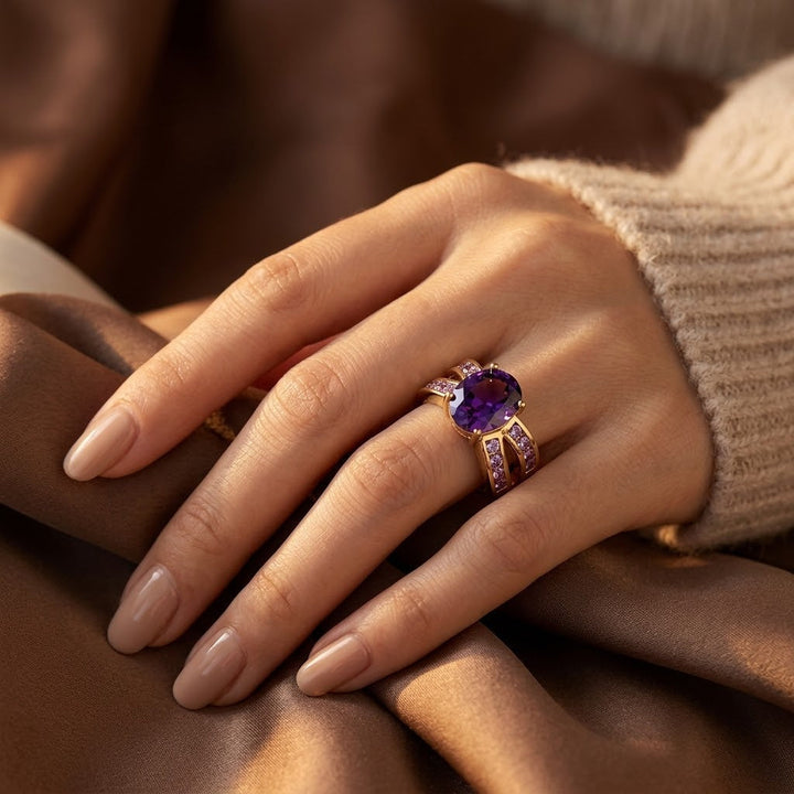 Bague à bande fendue en or et améthyste — Groumia