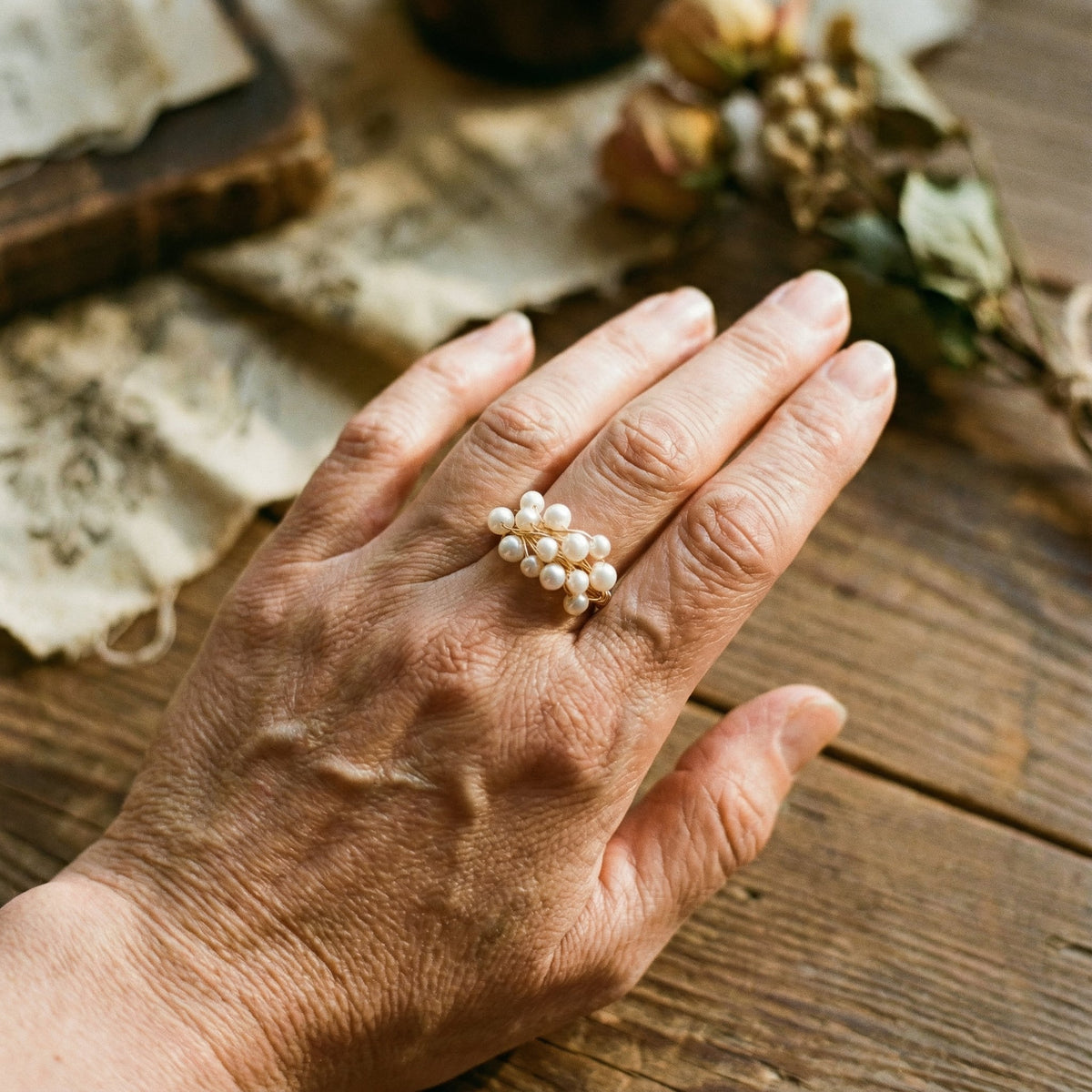 Bague Vintage avec des Perles Lumineuses — Groumia