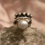 Bague rétro avec couronne en argent et perles — Groumia
