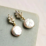 Boucles d'oreilles élégantes en perles baroques — Groumia