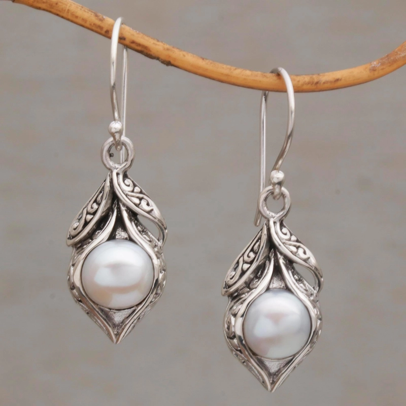 Boucles d'oreilles en argent vintage avec perles pendantes — Groumia