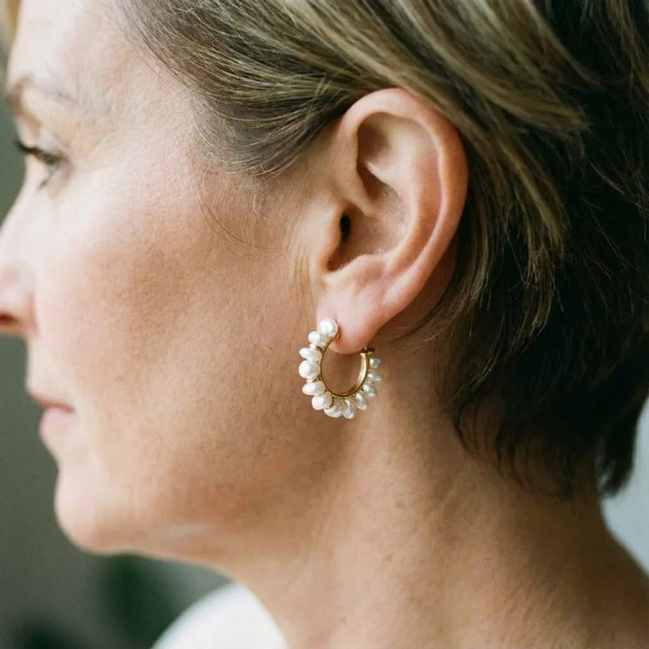 Boucles d'oreilles rétro avec perle blanche — Groumia