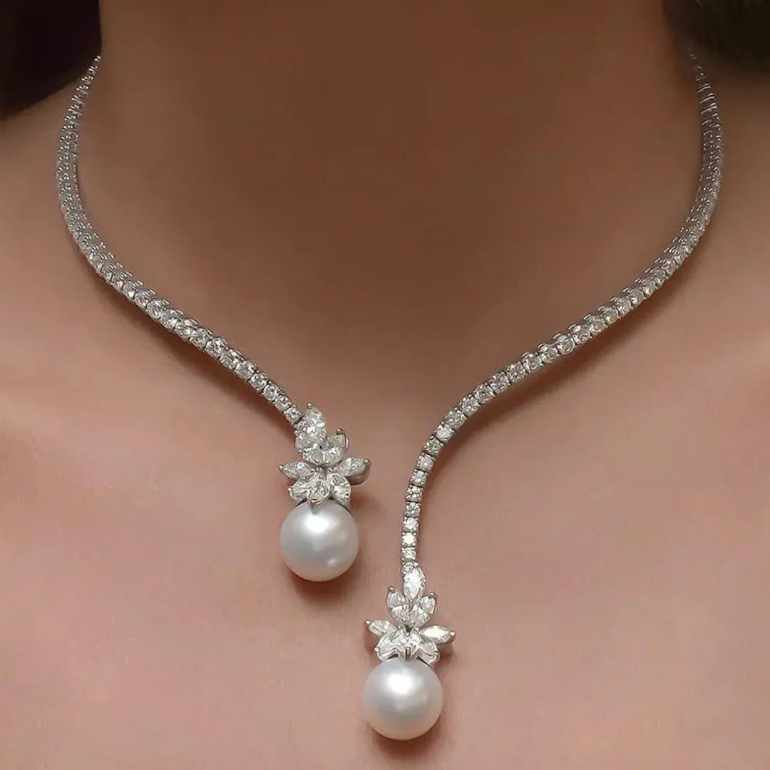 Collier Élégant et Éclatant en Perles Argentées — Groumia