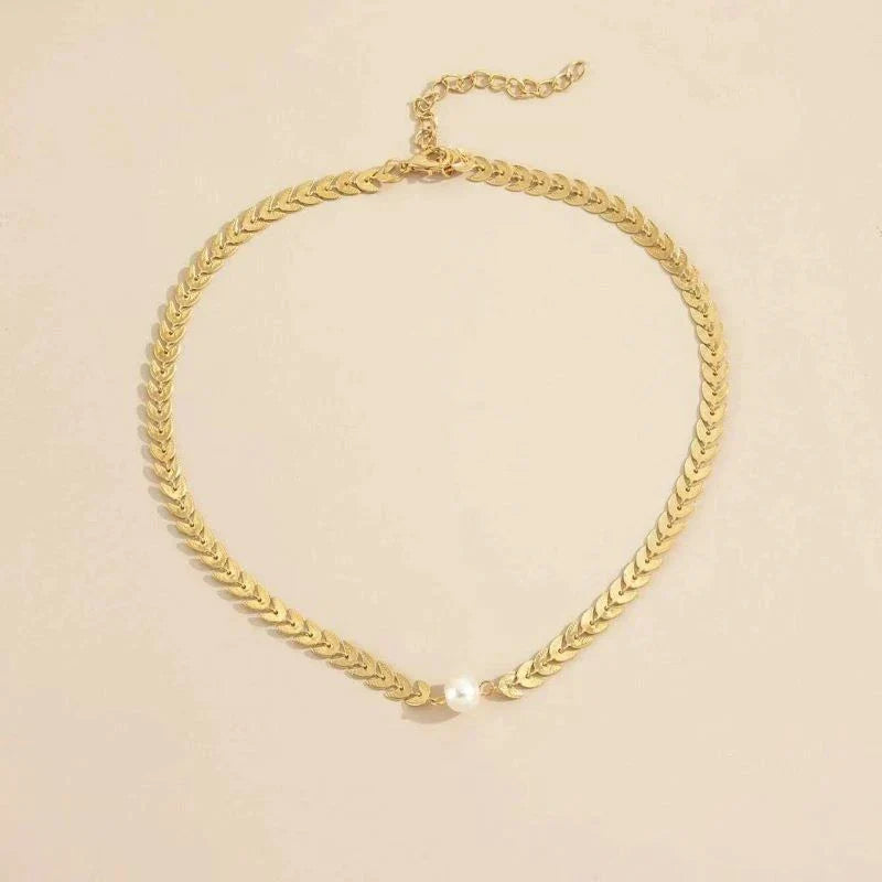 Collier grec avec perle en or — Groumia