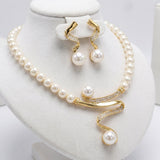 Ensemble cadeau en perles naturelles : collier et boucles d'oreilles — Groumia