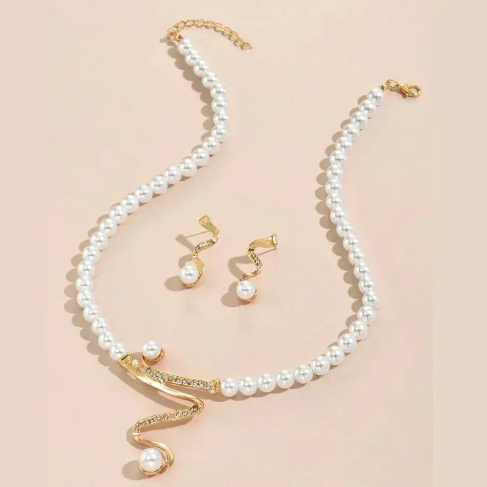 Ensemble cadeau en perles naturelles : collier et boucles d'oreilles — Groumia