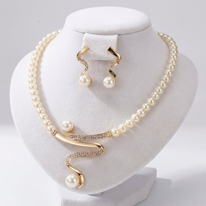 Ensemble cadeau en perles naturelles : collier et boucles d'oreilles — Groumia