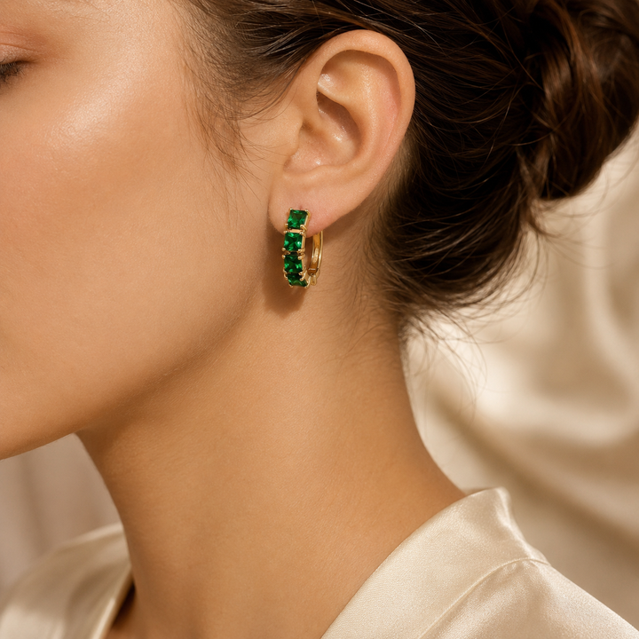 Boucles d'oreilles créoles épaisses en or et émeraude — Groumia