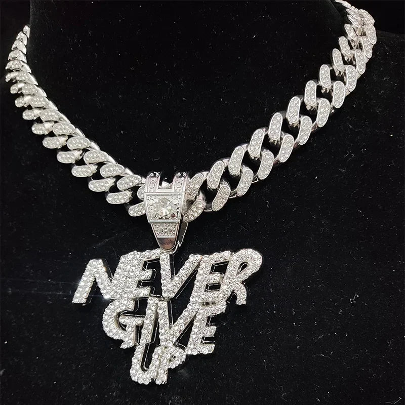 Collier Larry — Groumia