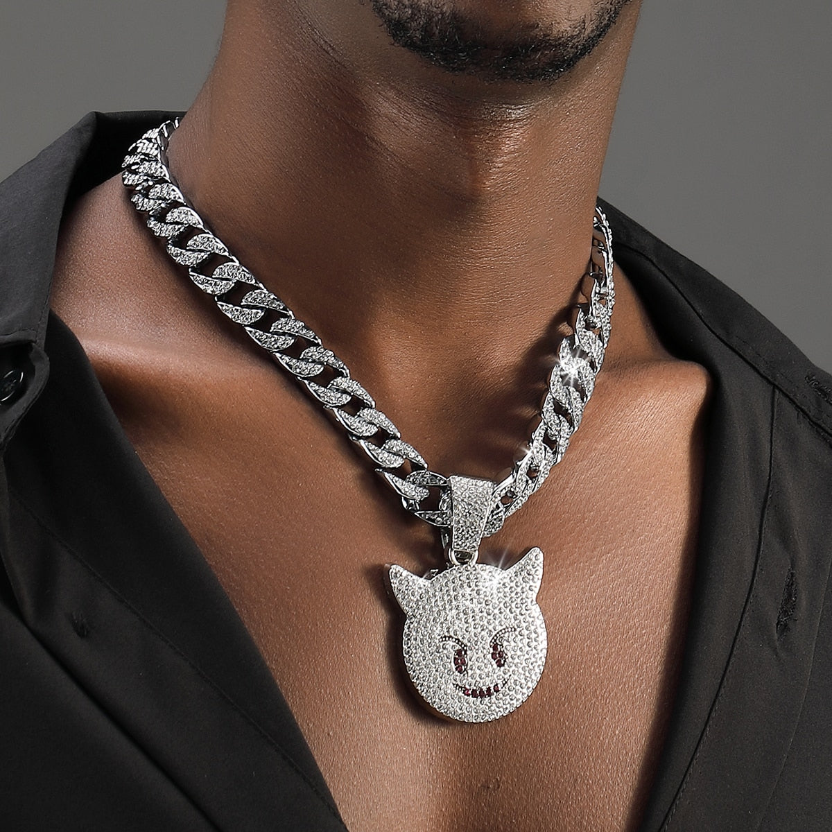 Collier rappeur bling bling — Groumia