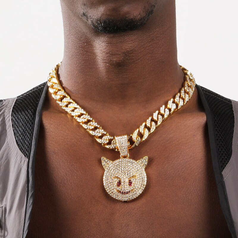 Collier rappeur bling bling — Groumia