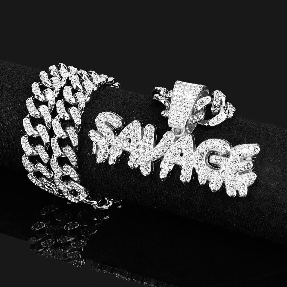 Collier Savage — Groumia