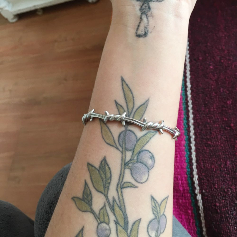 Bracelet barbelet — Groumia