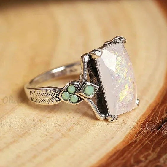 Bague en Argent avec Opale Blanche Vintage — Groumia