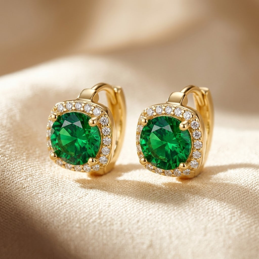 Boucles d'oreilles créoles en or et émeraude — Groumia