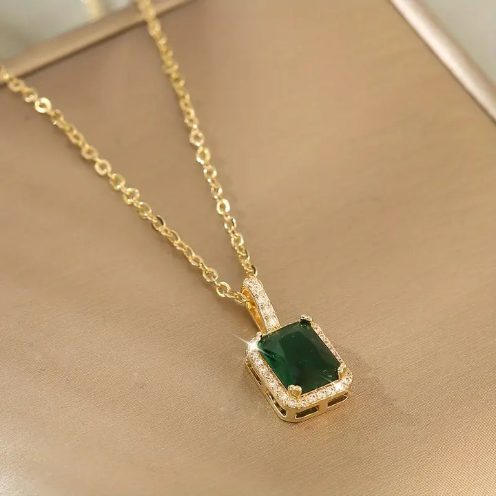 Collier Rectangulaire Halo en Or et Émeraude — Groumia