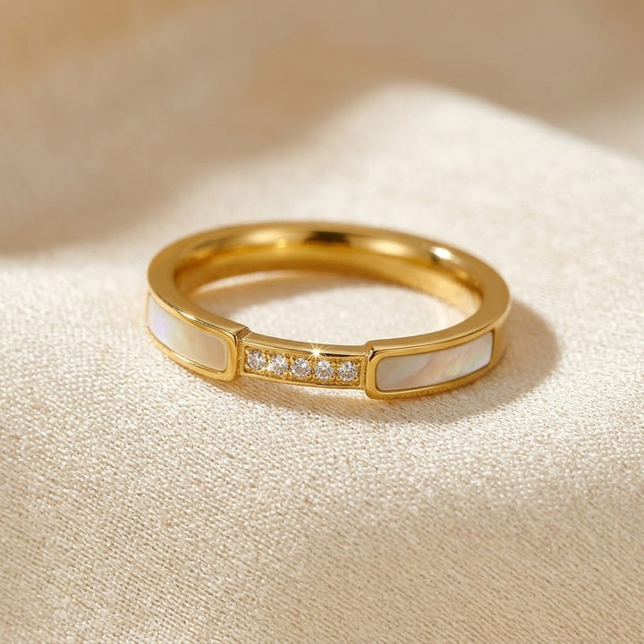 Bague en Or Incrustée — Groumia