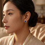 Boucles d'oreilles puces en saphir argenté — Groumia