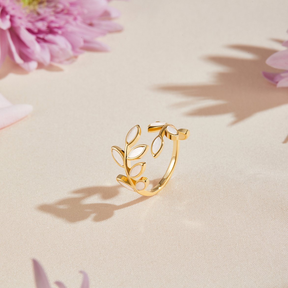 Bague Motif Feuille d'Or — Groumia