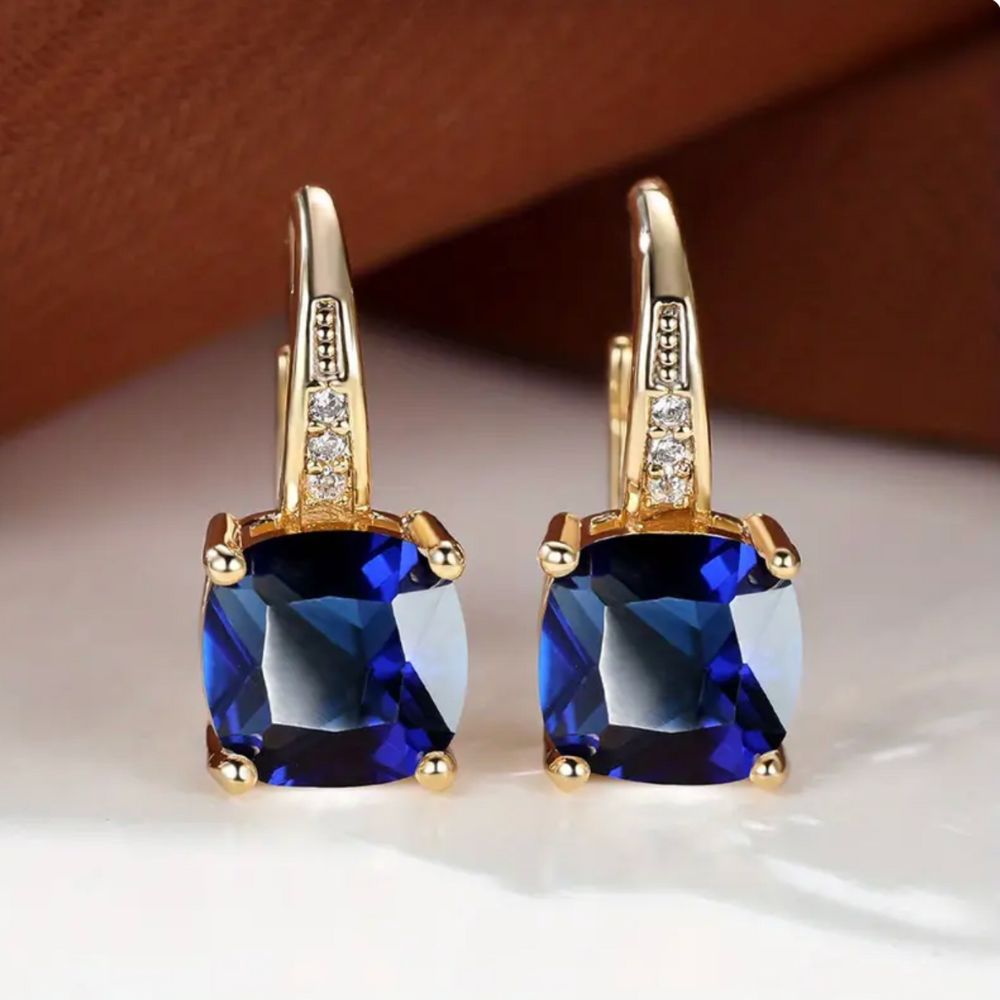 Boucles d'oreilles créoles en pierre saphir mystique — Groumia